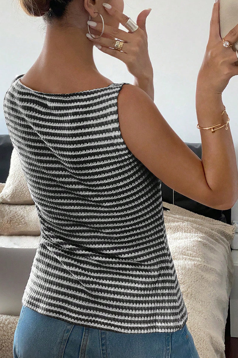 BLACK (2).jpg